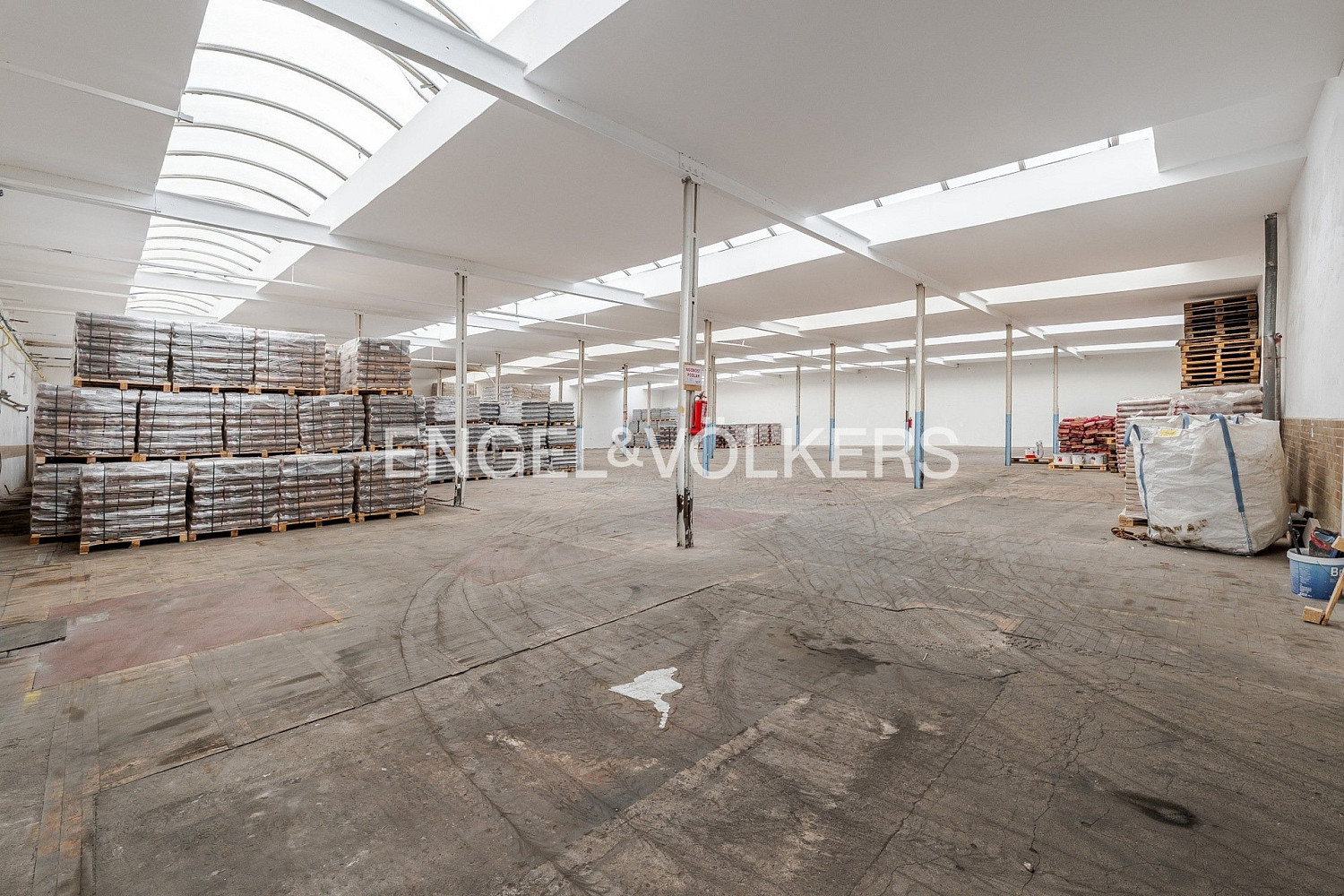 Pronájem skladovacích prostor 499 m² – fotografie 4