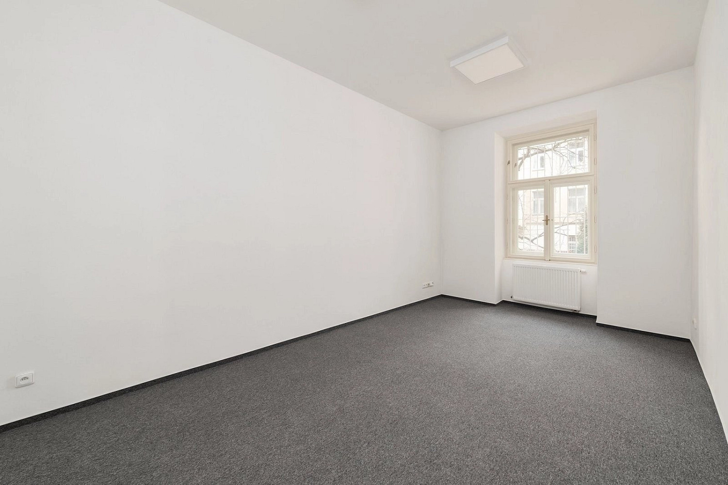 Pronájem kanceláře 20 m² – fotografie 2