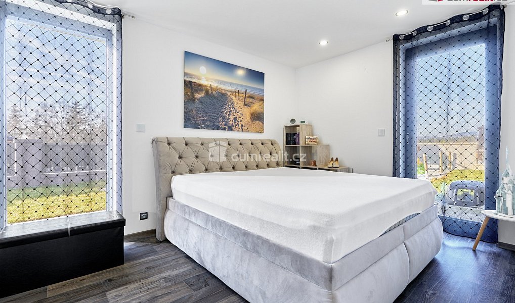 Prodej domu 136 m² s pozemkem 857 m², Nová Role – náhled fotky 16