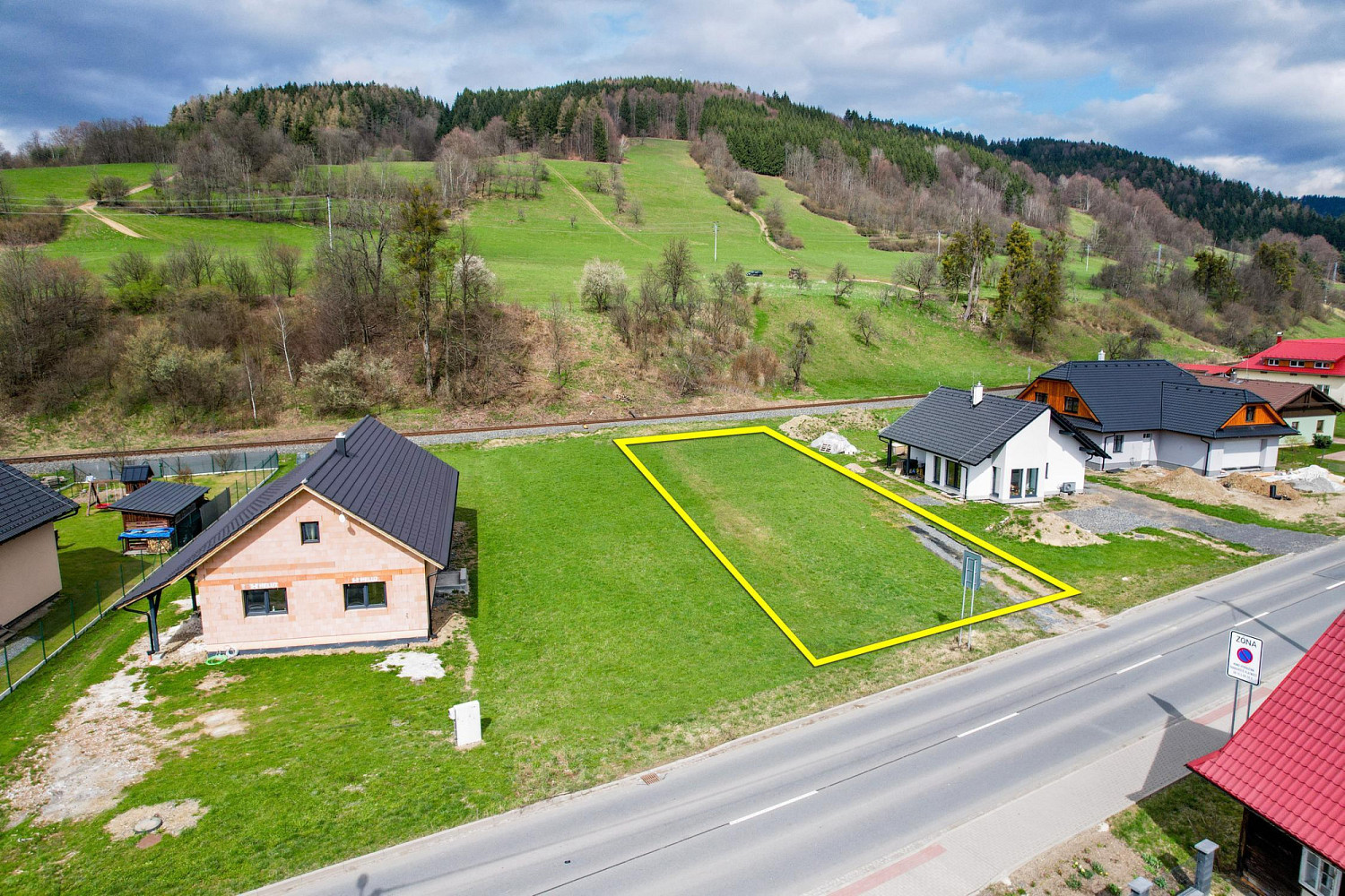 Prodej stavebního pozemku 985 m² — photo 2