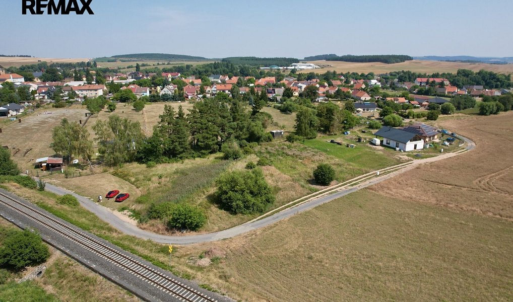 Prodej stavebního pozemku 1 268 m², Vroutek – náhled fotky 4