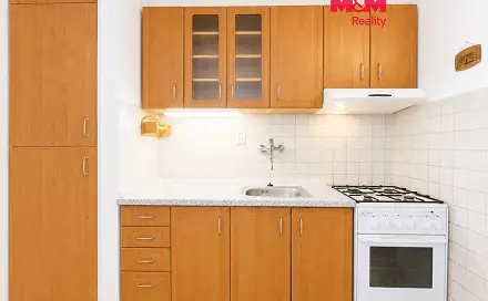 Pronájem bytu 1+kk 30 m², Nad Týncem, Plzeň - Doubravka