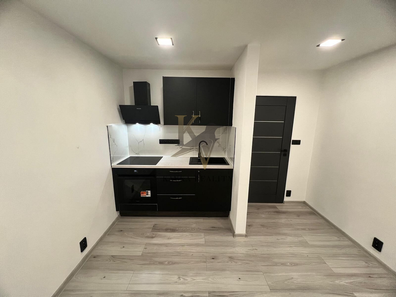 Pronájem bytu 1+kk 33 m²