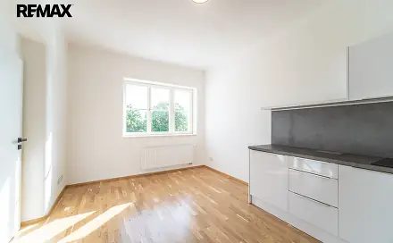 Pronájem bytu 1+kk 19 m², nám. Arnošta z Pardubic, Český Brod, okres Kolín