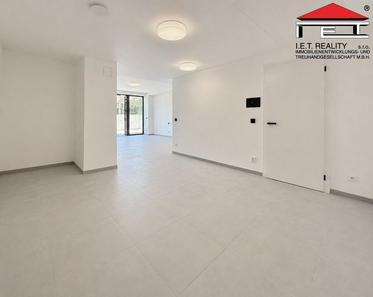 Pronájem obchodních prostor 55 m² – fotografie 4