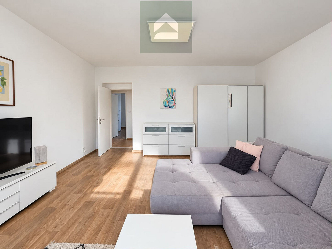 Pronájem bytu 2+1 78 m² – fotografie 3