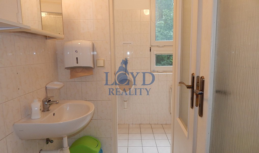Pronájem kanceláře 274 m², Karlovy Vary – náhled fotky 16