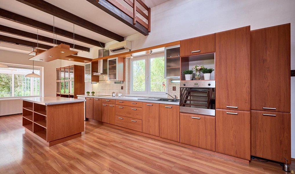 Prodej domu 280 m² s pozemkem 2 632 m², Výrava – náhled fotky 3