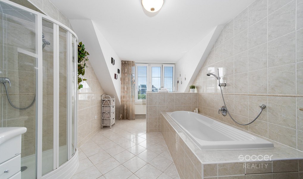 Prodej domu 598 m² s pozemkem 2 298 m², Říčany – náhled fotky 29
