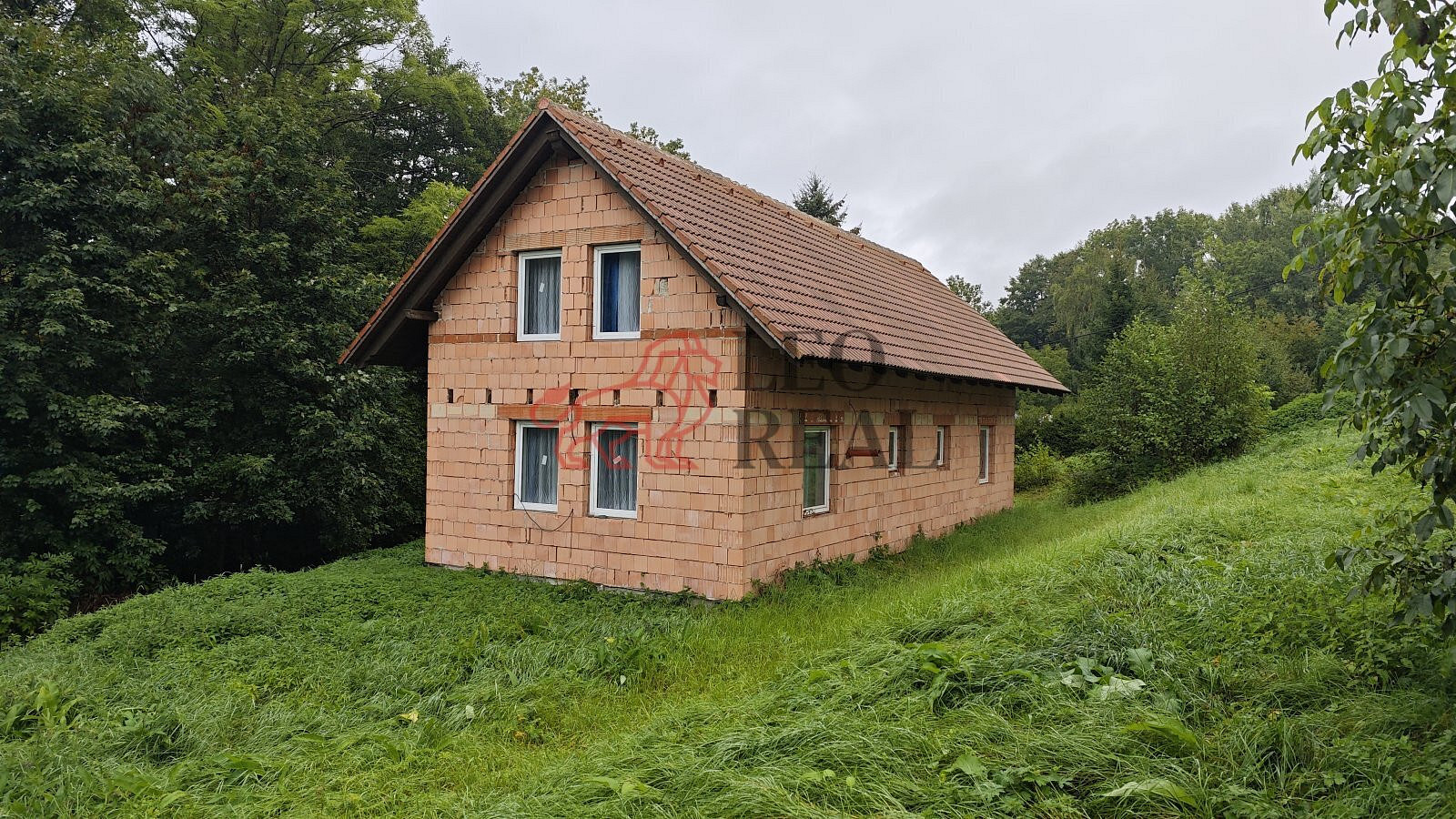 Prodej domu 140 m² s pozemkem 1 045 m²
