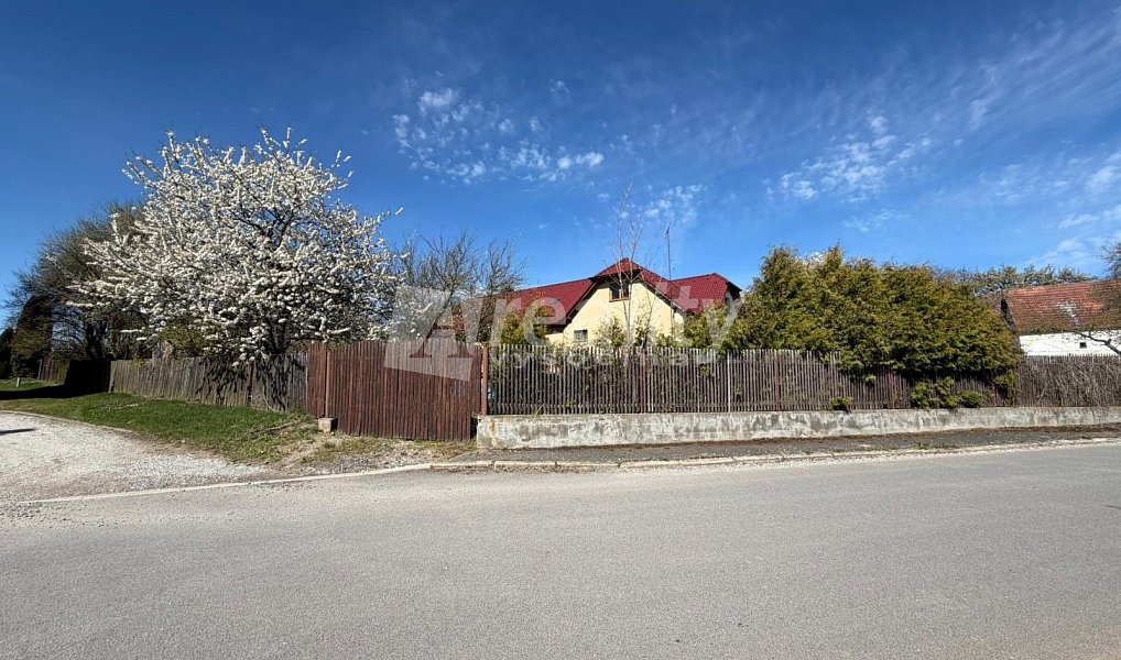 Prodej stavebního pozemku 720 m², Bratřice – náhled fotky 3
