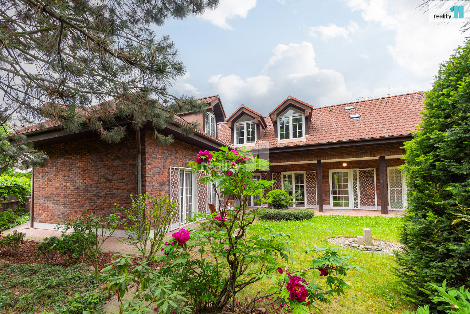 Prodej domu 420 m² s pozemkem 717 m² — photo 2