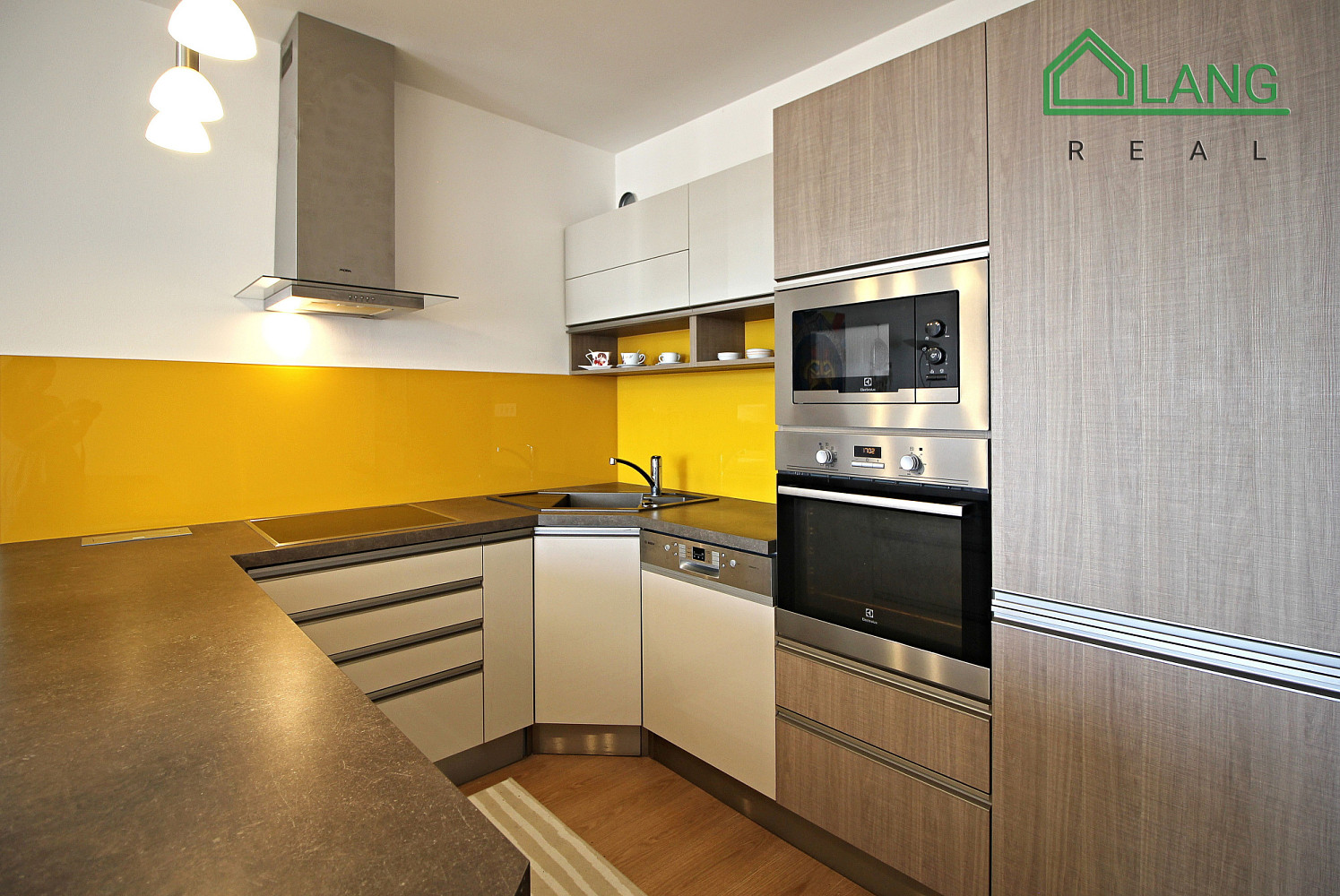 Pronájem bytu 3+kk 68 m² – fotografie 5