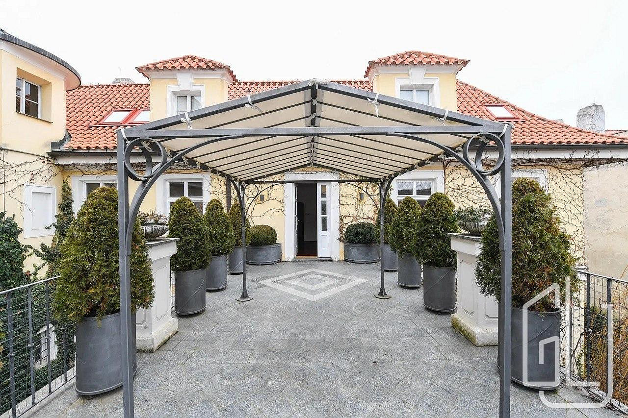 Pronájem bytu 4+1 178 m²