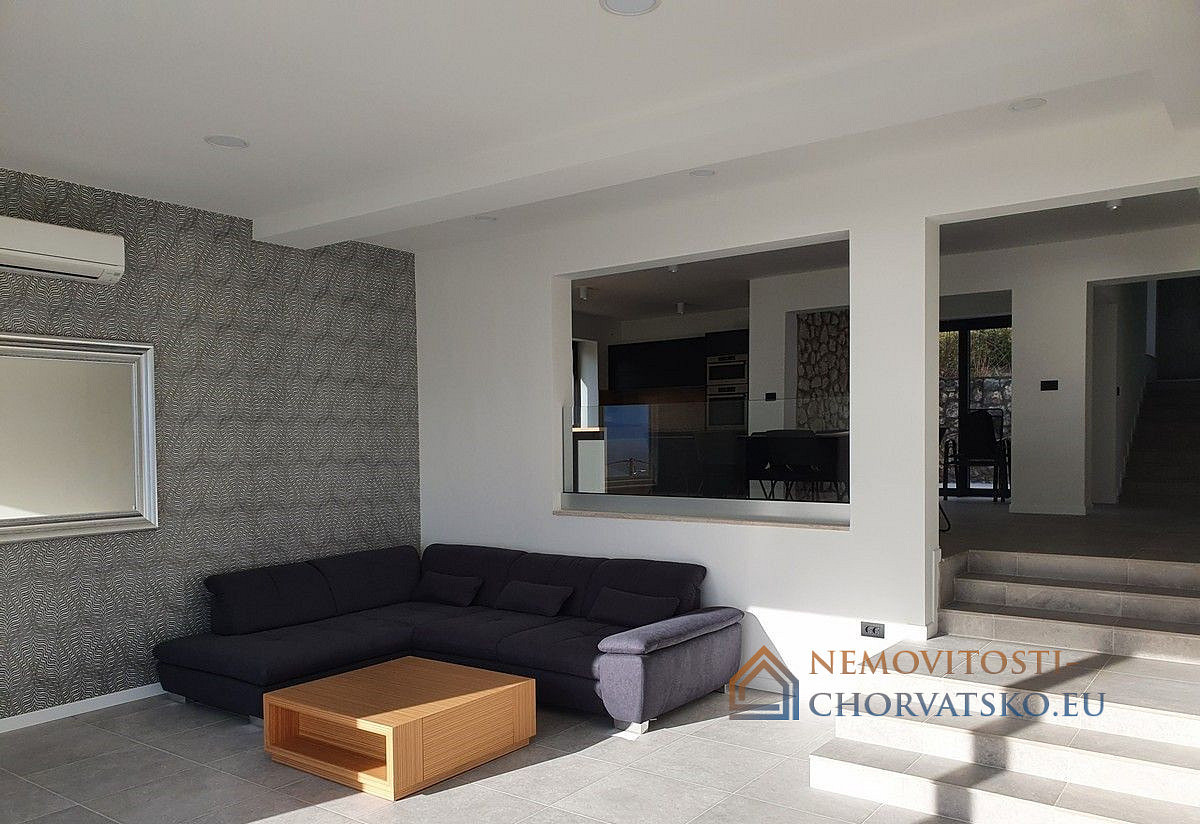 Prodej domu 239 m² s pozemkem 1 337 m² - Vista 5