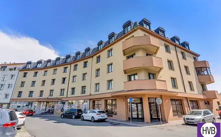 Prodej bytu 1+kk 14 m², Suchdolské náměstí, Praha 6 - Suchdol