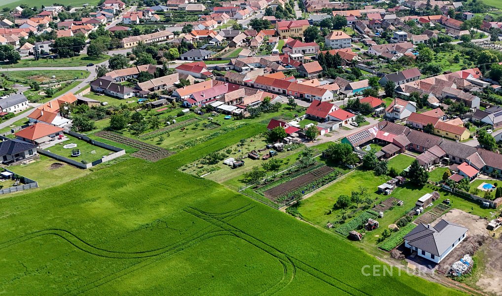 Prodej stavebního pozemku 1 020 m², Strachotice – náhled fotky 5