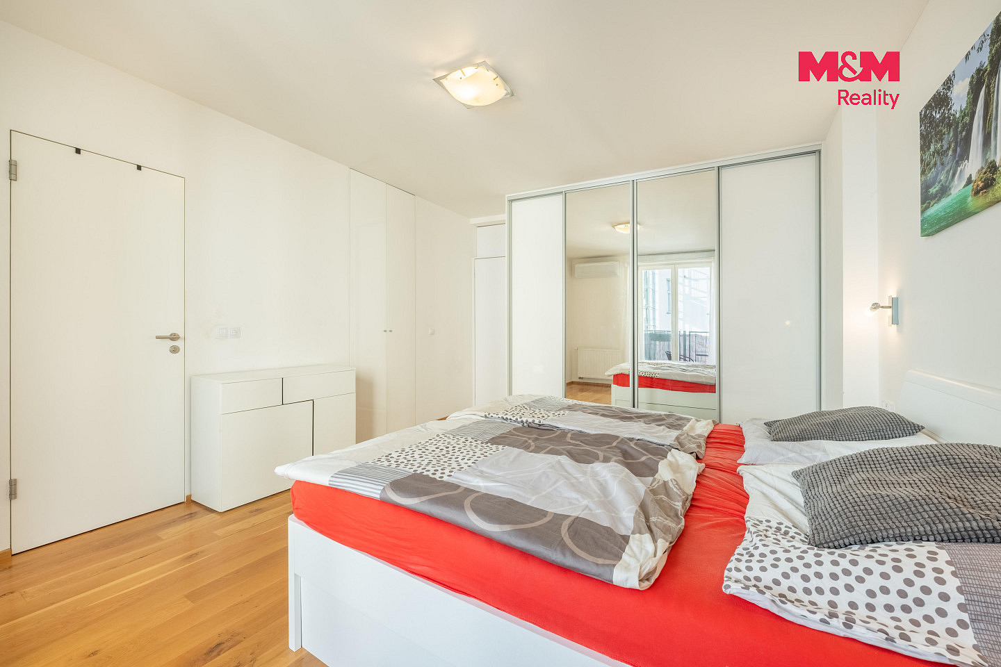 Pronájem bytu 2+kk 64 m² – fotografie 4