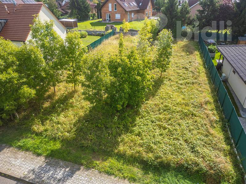 Prodej stavebního pozemku 745 m² – fotografie 4