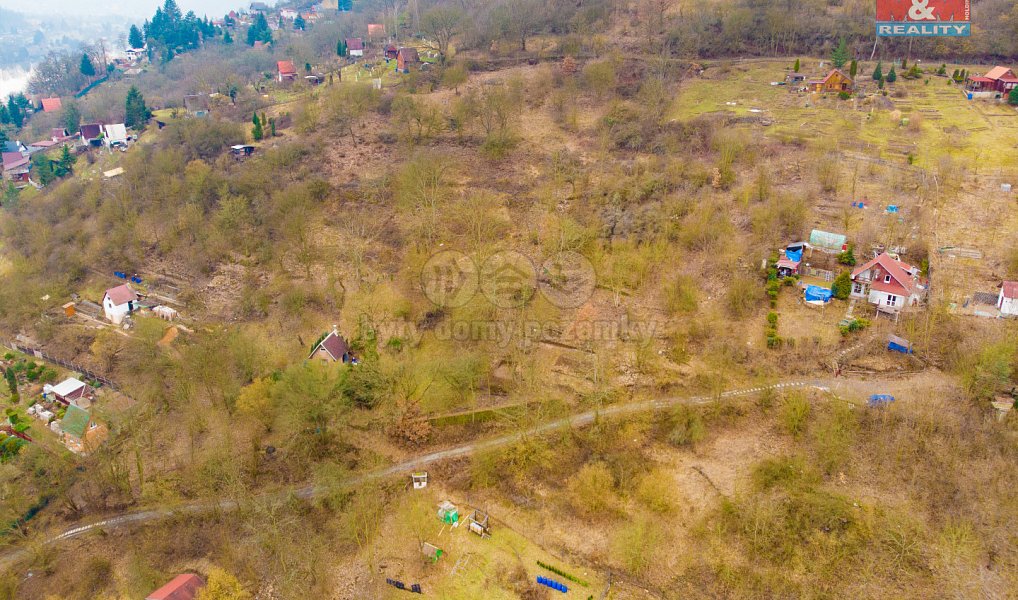 Prodej zahrady 758 m², Dolní Zálezly – náhled fotky 3
