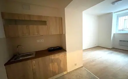 Pronájem bytu 1+kk 28 m²
