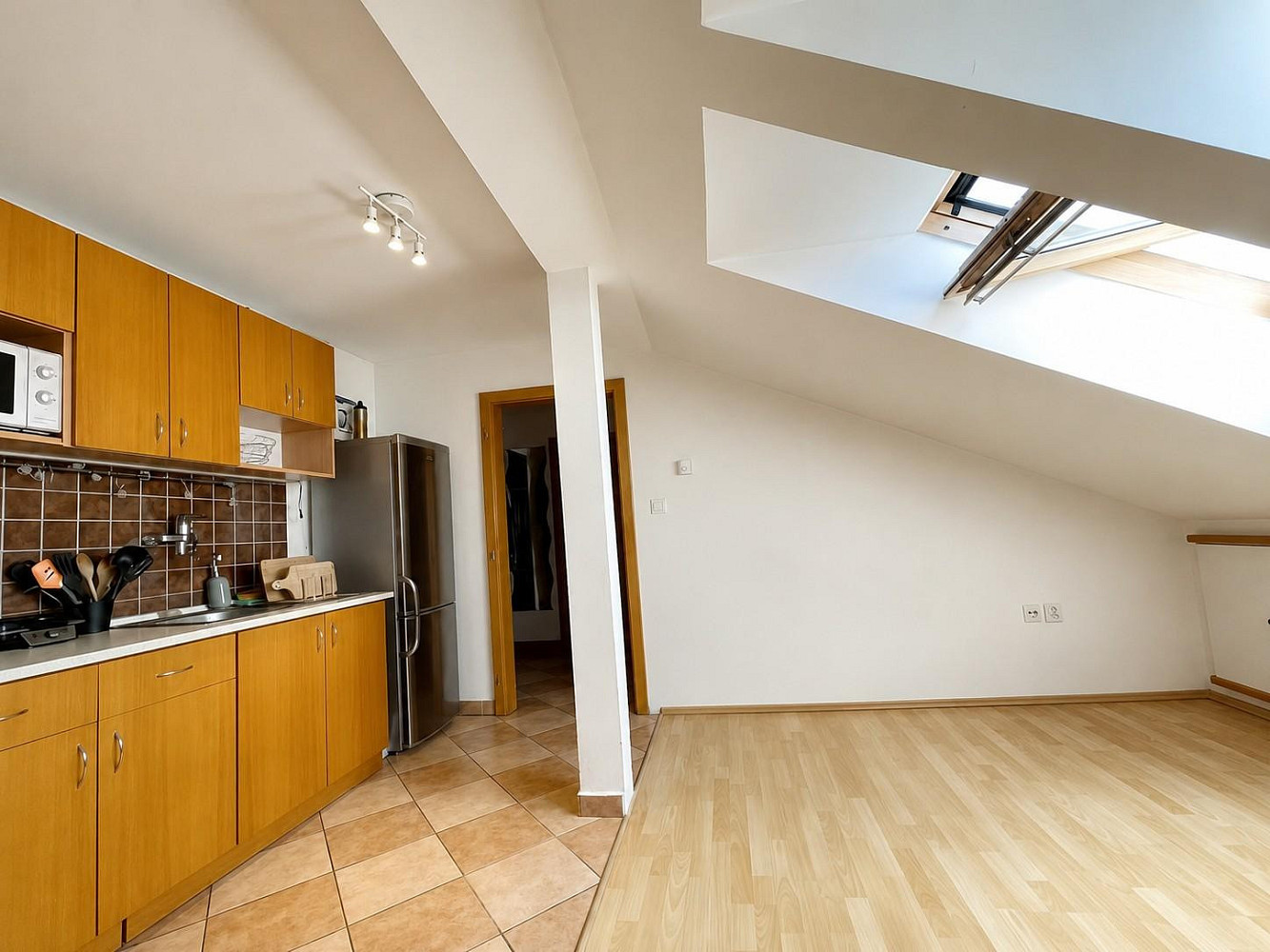 Pronájem bytu 2+kk 42 m² — photo 2