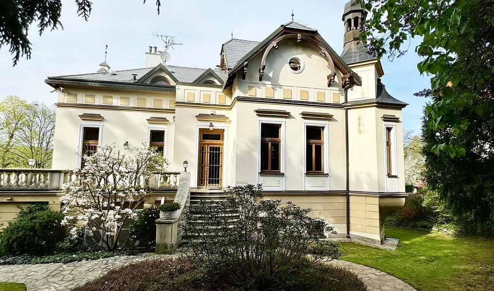 Prodej vily 581 m² s pozemkem 2 105 m², Dobřichovice – náhled fotky 16