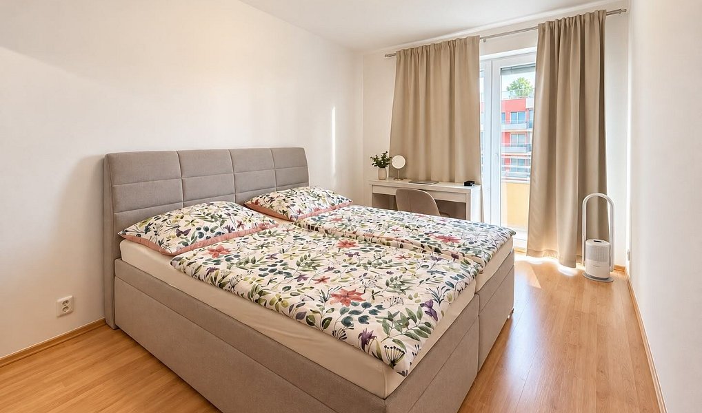 Pronájem bytu 2+kk 63 m², Praha – náhled fotky 4