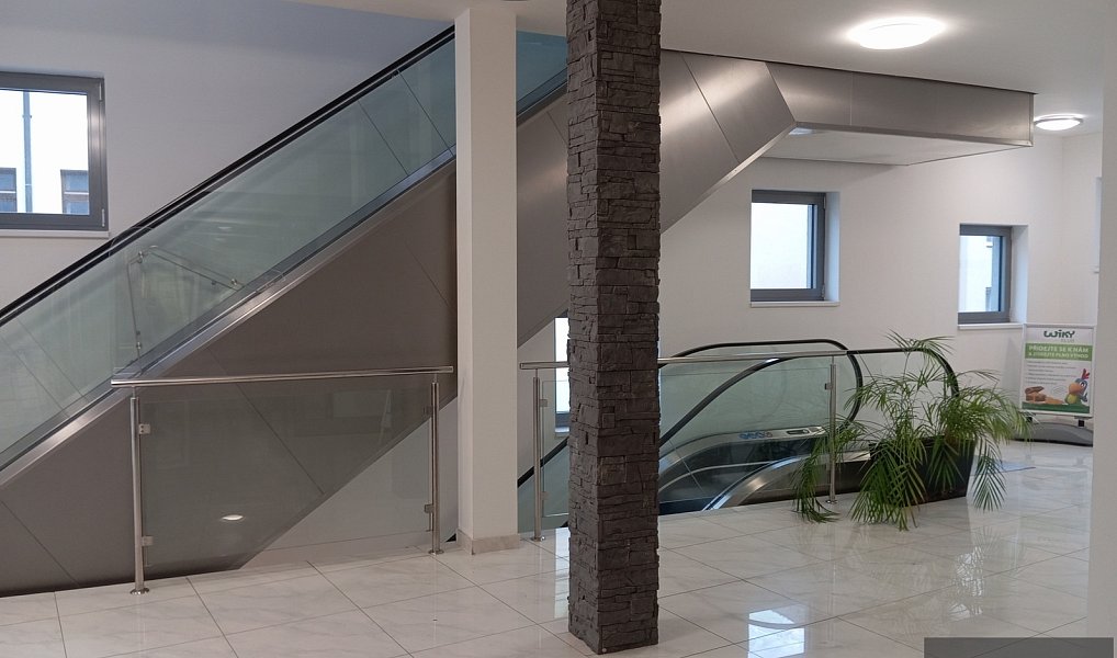 Pronájem obchodních prostor 150 m², Uherský Brod – náhled fotky 5