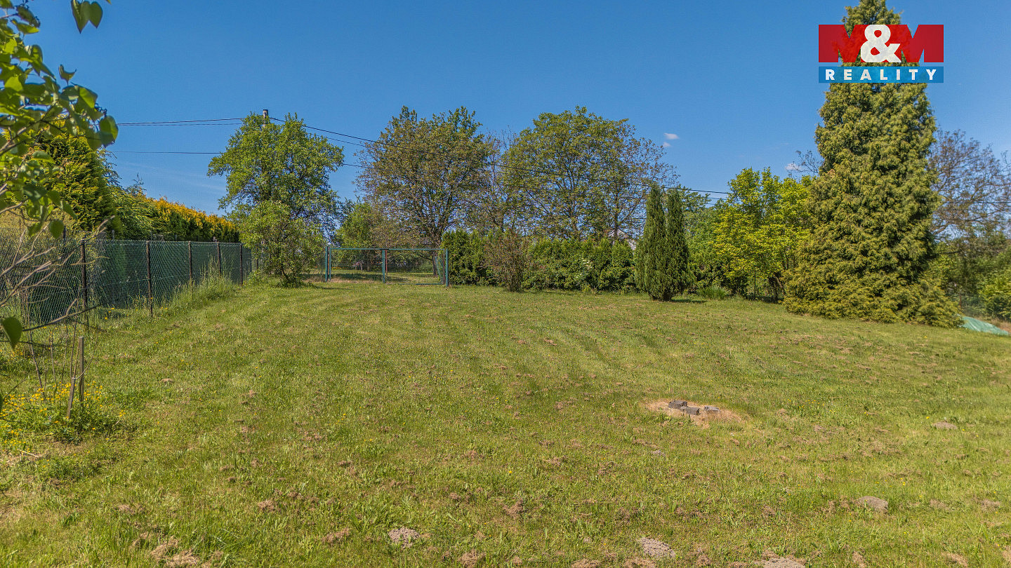 Prodej stavebního pozemku 3 300 m² – fotografie 4