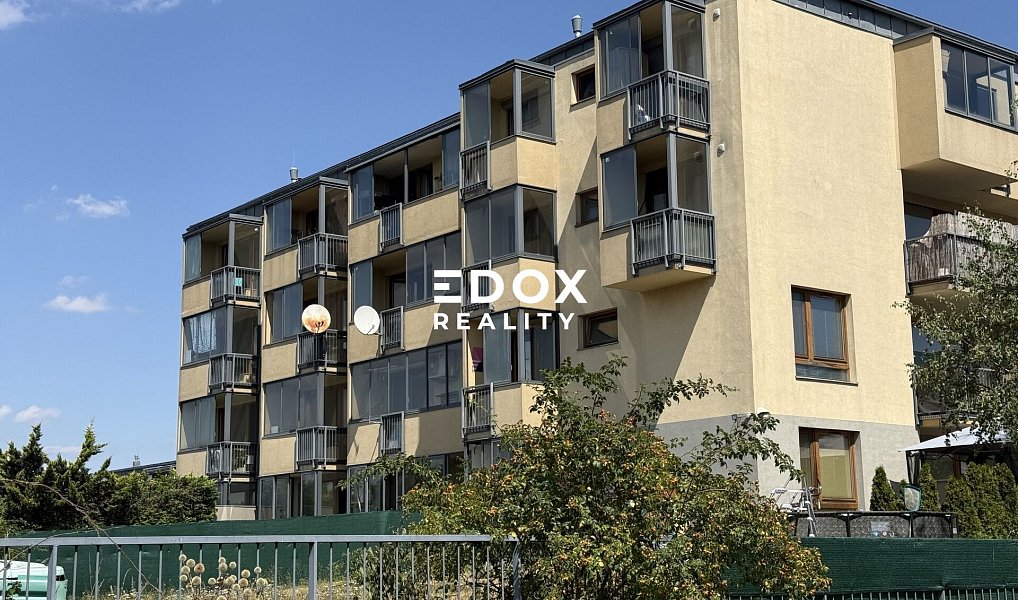 Prodej bytu 1+kk 35 m², Praha – náhled fotky 10