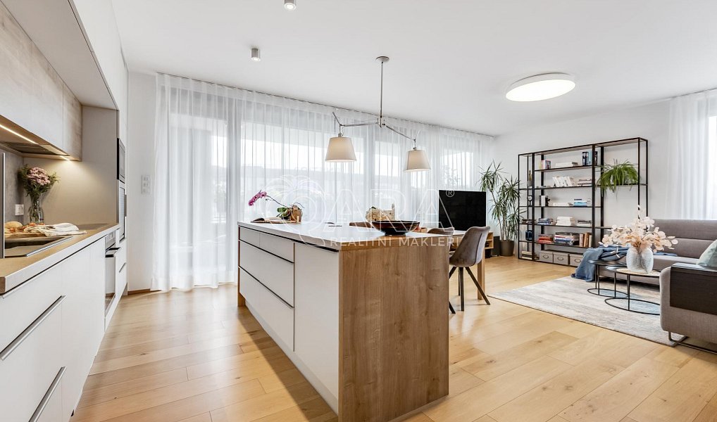 Prodej bytu 4+kk 139 m², Praha – náhled fotky 2