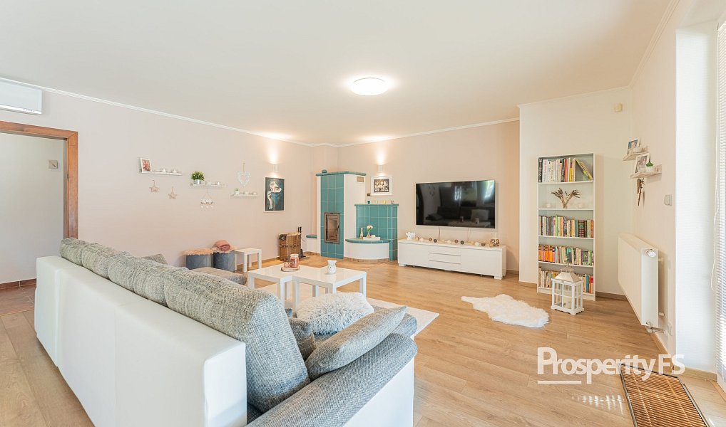 Prodej domu 169 m² s pozemkem 1 152 m², Lutopecny – náhled fotky 9