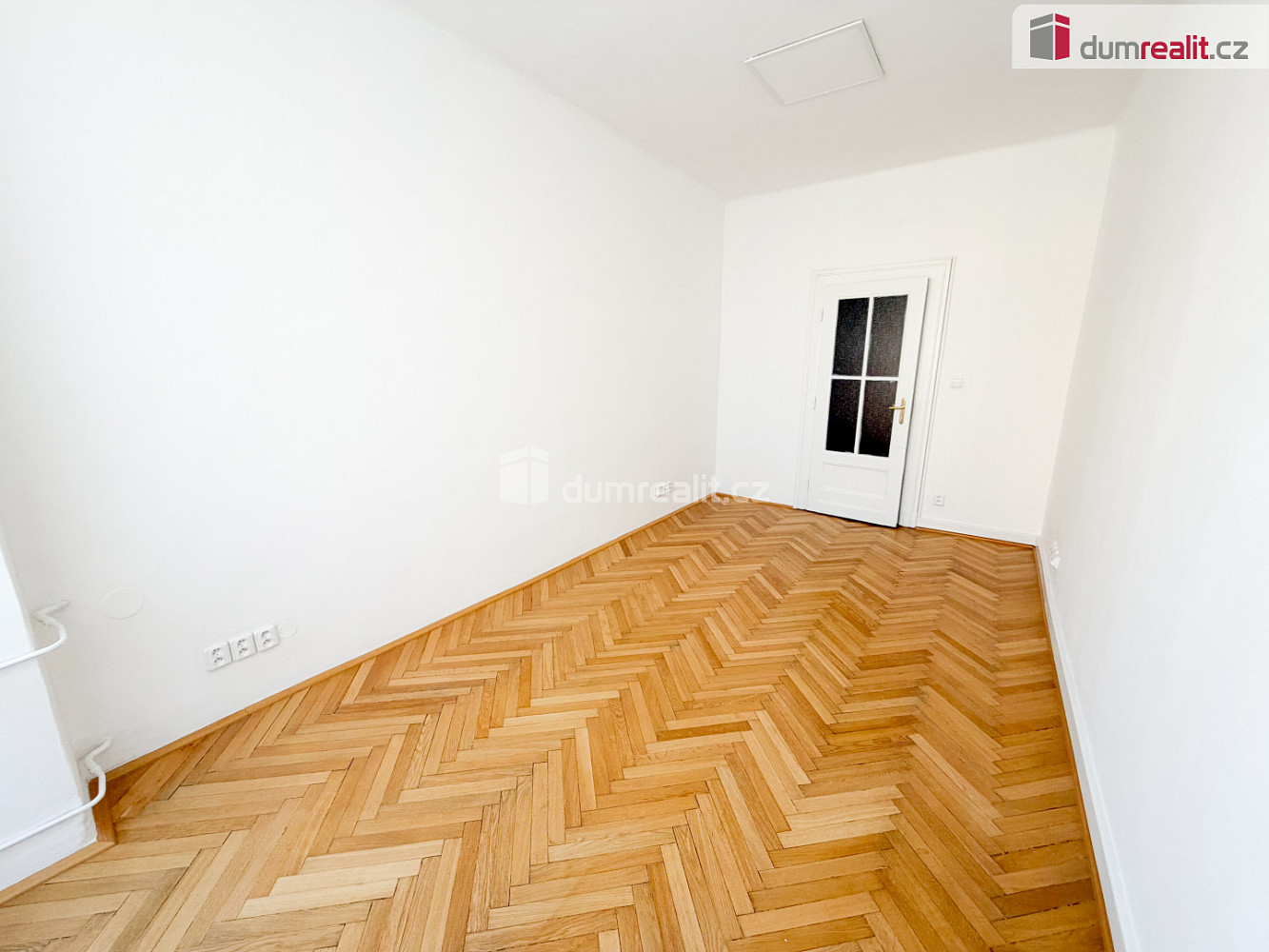 Pronájem kanceláře 17 m² — photo 3