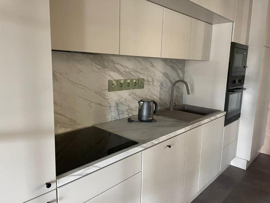 Pronájem pokoje 141 m² – fotografie 2