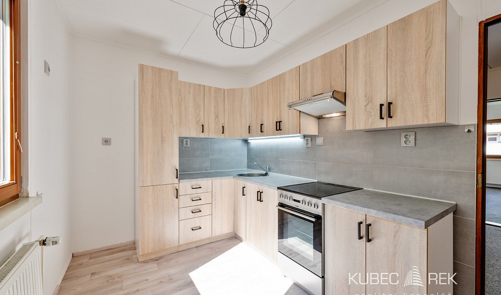 Prodej bytu 3+1 67 m², Jindřichův Hradec – náhled fotky 2
