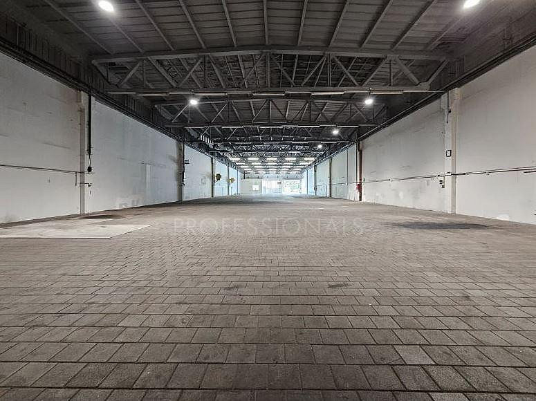 Pronájem skladovacích prostor 1 463 m² – fotografie 4