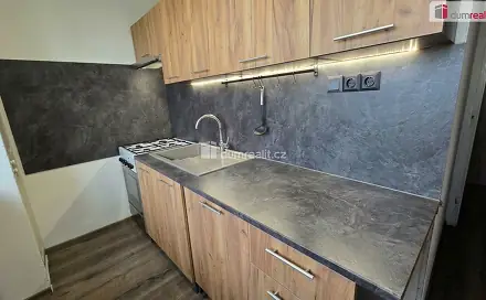 Pronájem bytu 3+1 61 m², Mlýnská, Zlín - Malenovice