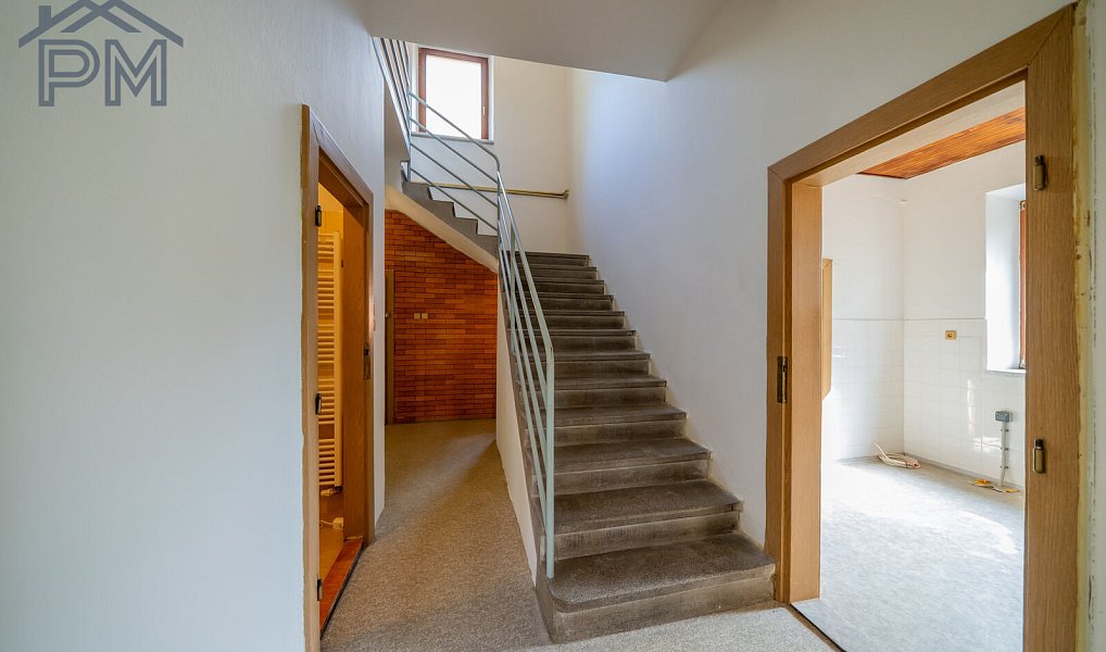 Prodej domu 244 m² s pozemkem 1 993 m², Babice nad Svitavou – náhled fotky 18