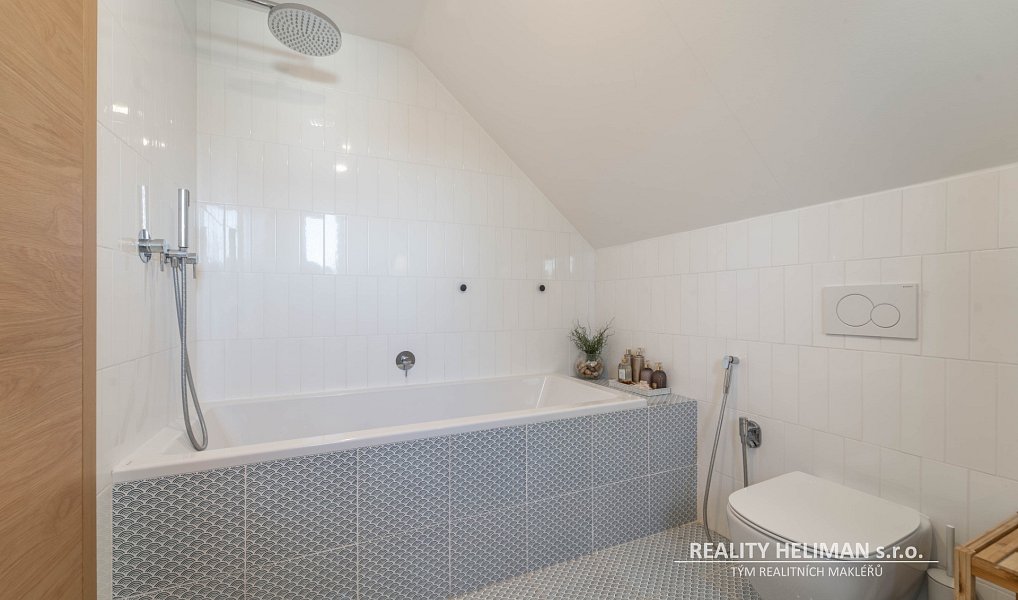 Prodej domu 260 m² s pozemkem 5 558 m², Košice – náhled fotky 43