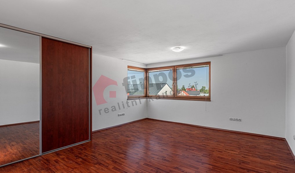 Pronájem domu 105 m² s pozemkem 62 m², Praha – náhled fotky 2