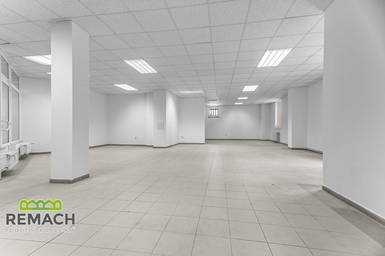 Pronájem obchodních prostor 113 m² – fotografie 2