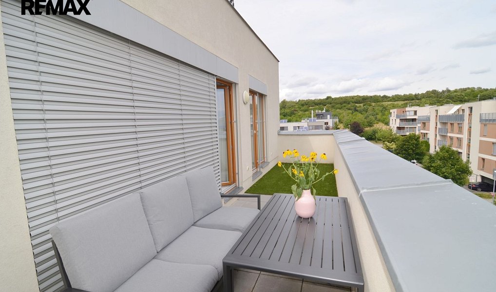 Pronájem bytu 2+kk 68 m², Praha – náhled fotky 19