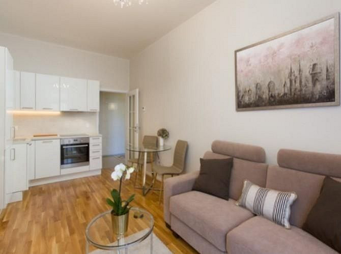 Pronájem bytu 2+kk 48 m² – fotografie 2