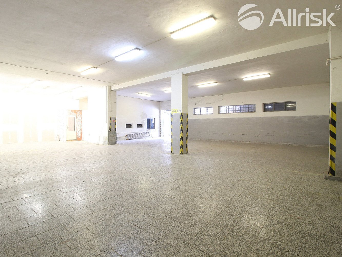 Pronájem skladovacích prostor 260 m²