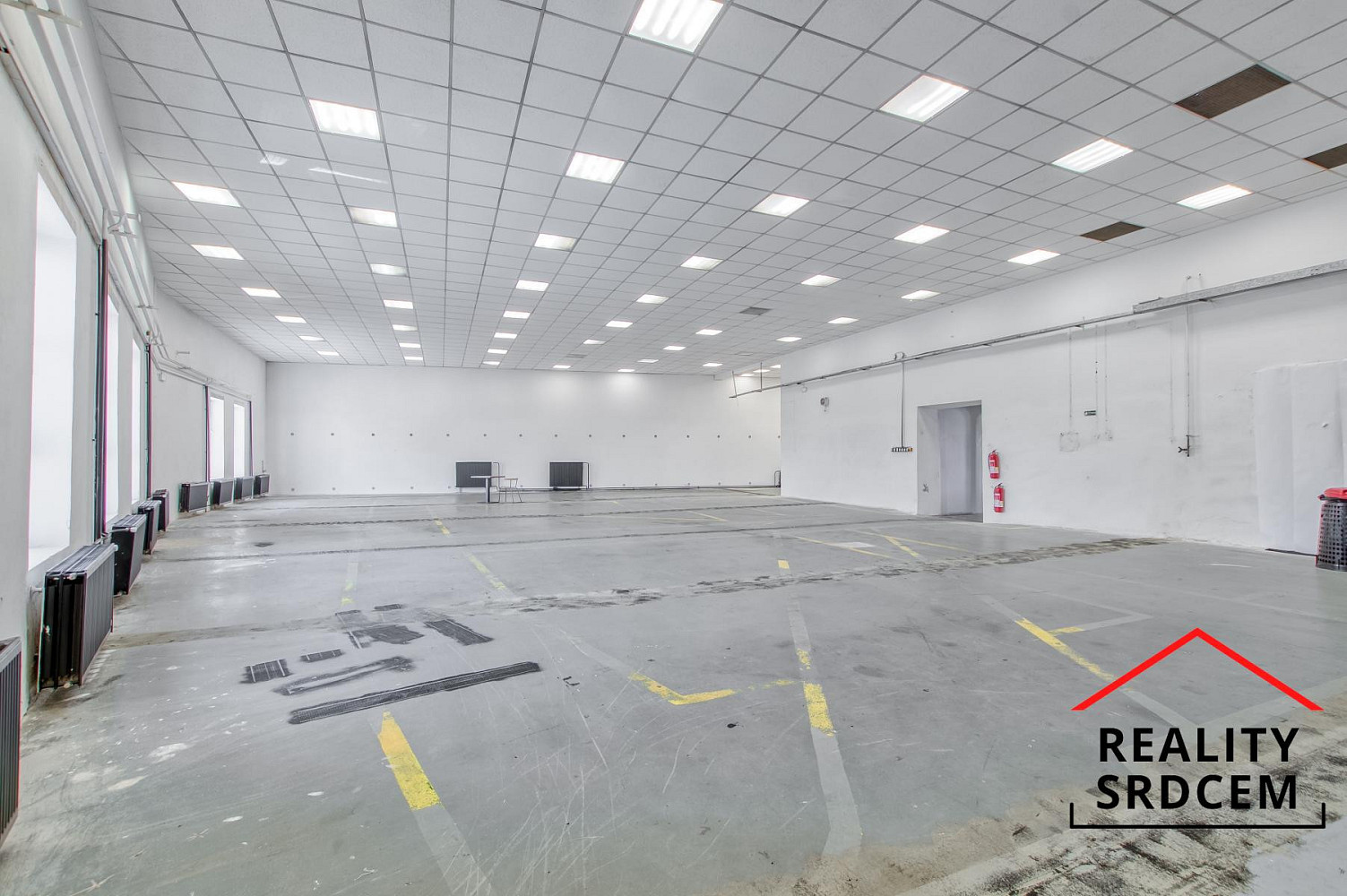Pronájem skladovacích prostor 695 m² – fotografie 4