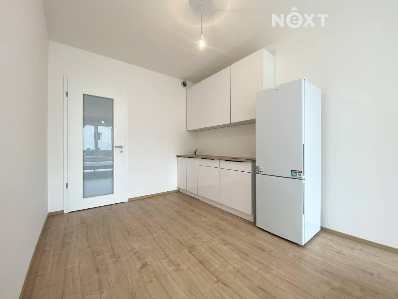 Pronájem bytu 1+kk 38 m² — photo 2