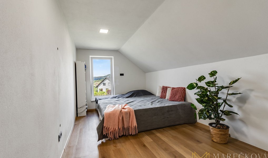 Prodej domu 178 m² s pozemkem 808 m², Brnířov – náhled fotky 19