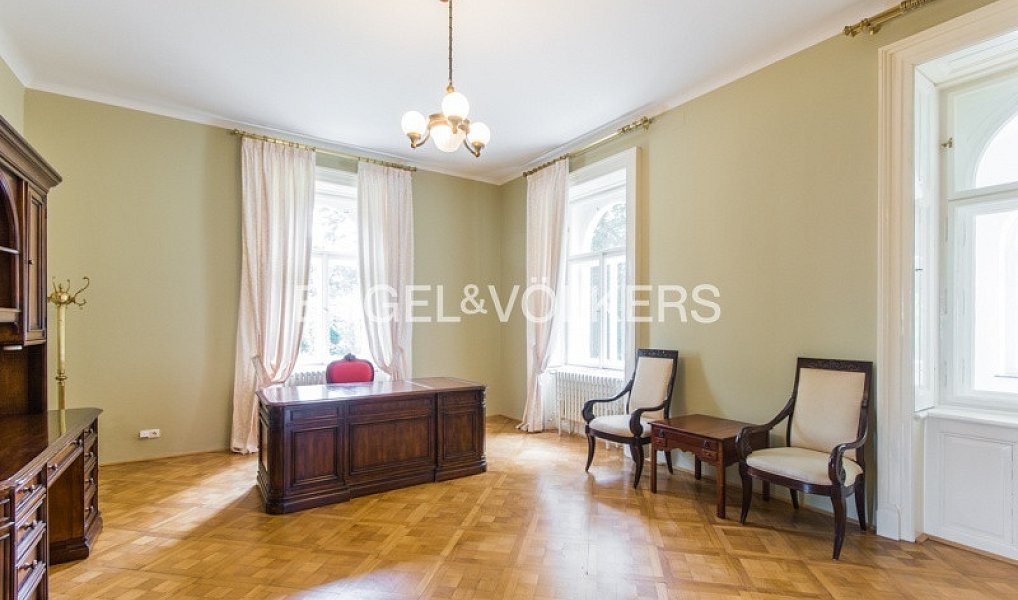 Pronájem domu 827 m² s pozemkem 7 900 m², Praha – náhled fotky 5