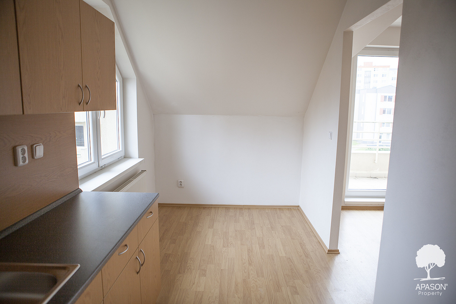 Pronájem bytu 5+1 111 m² — photo 4